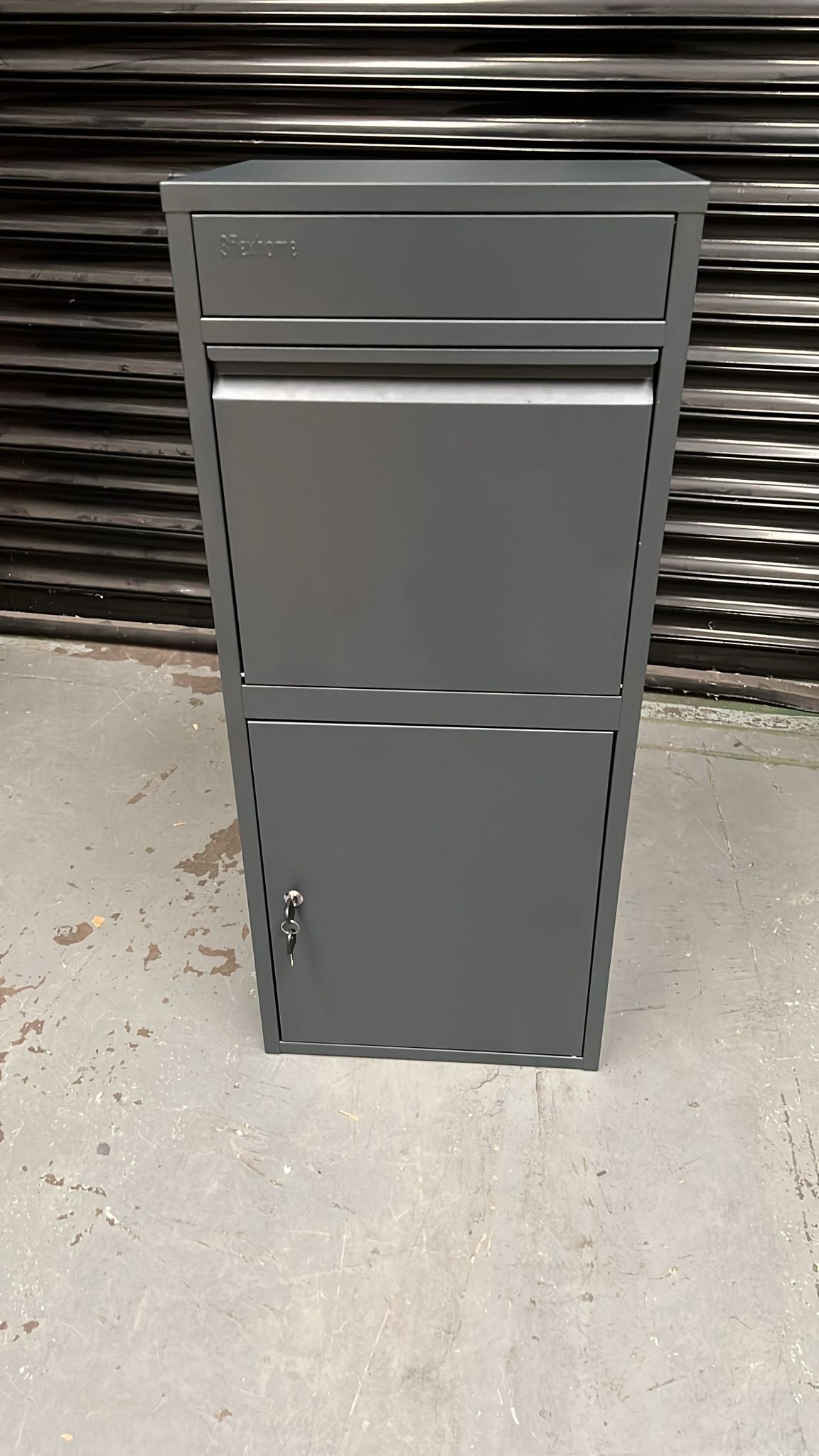 RERURBISHED - Metal Parcel Delivery Box Outdoor - Extra Large (Grey)